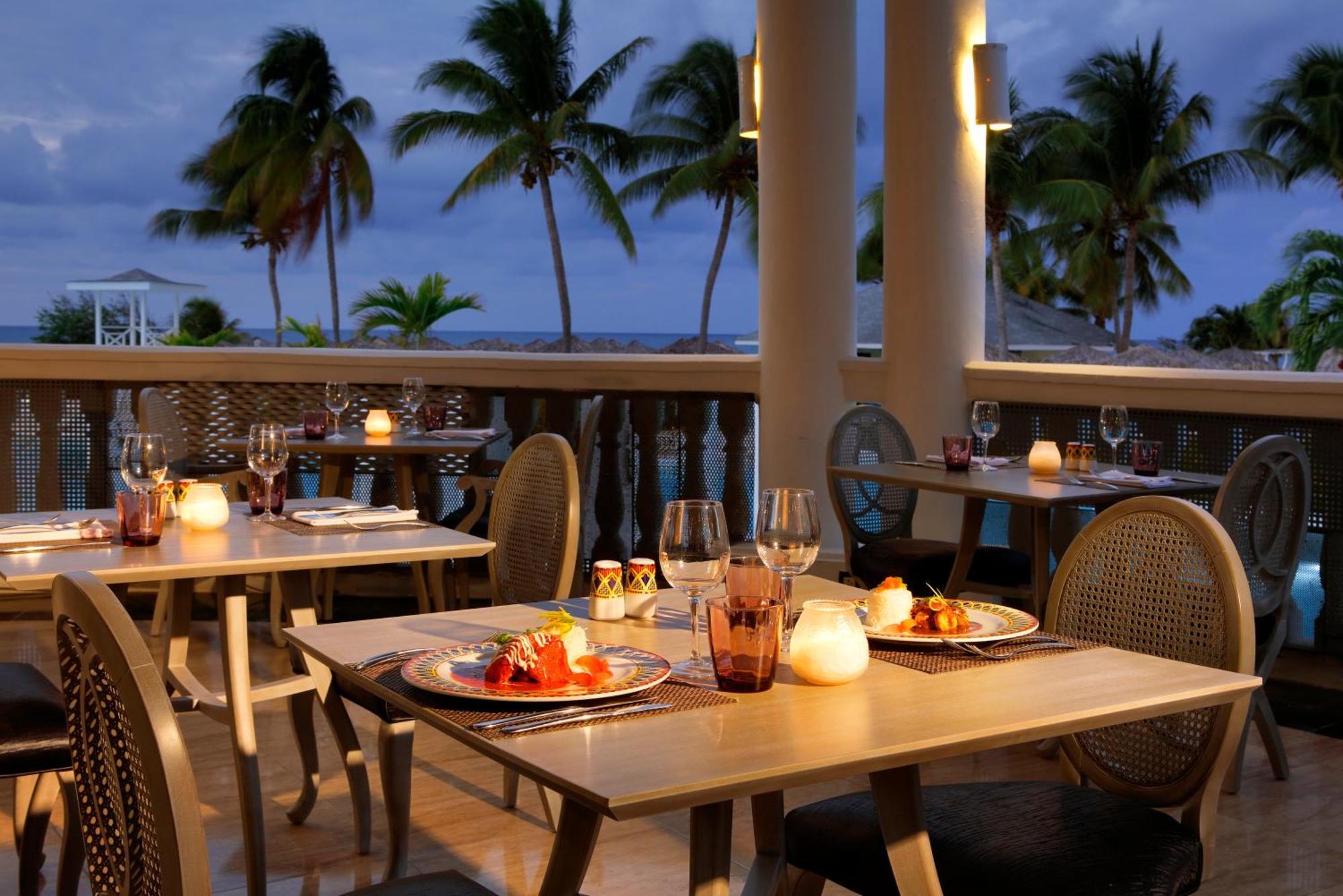The Signature Level At Grand Palladium Lady Hamilton Resort & Spa Lucea Bagian luar foto